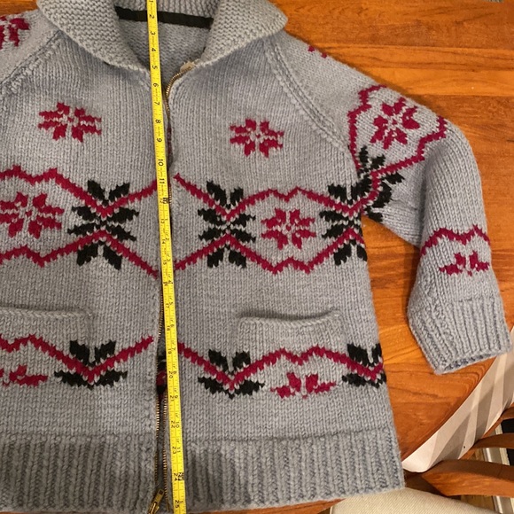 Small blue ‘50s/‘60s Cowichan sweater - Picture 6 of 8